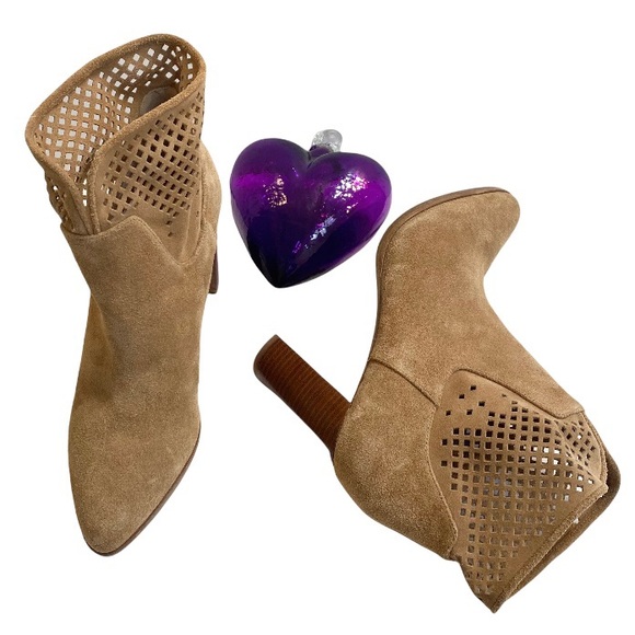 Diane Von Furstenberg Jaen Perforated Almond Toe Bootie in Sand Size 10 NWT - Picture 7 of 12